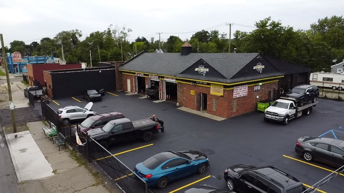 7 Mile and Hoover Auto Services shop exterior at 11517 Seven Mile E, Detroit, MI 48234